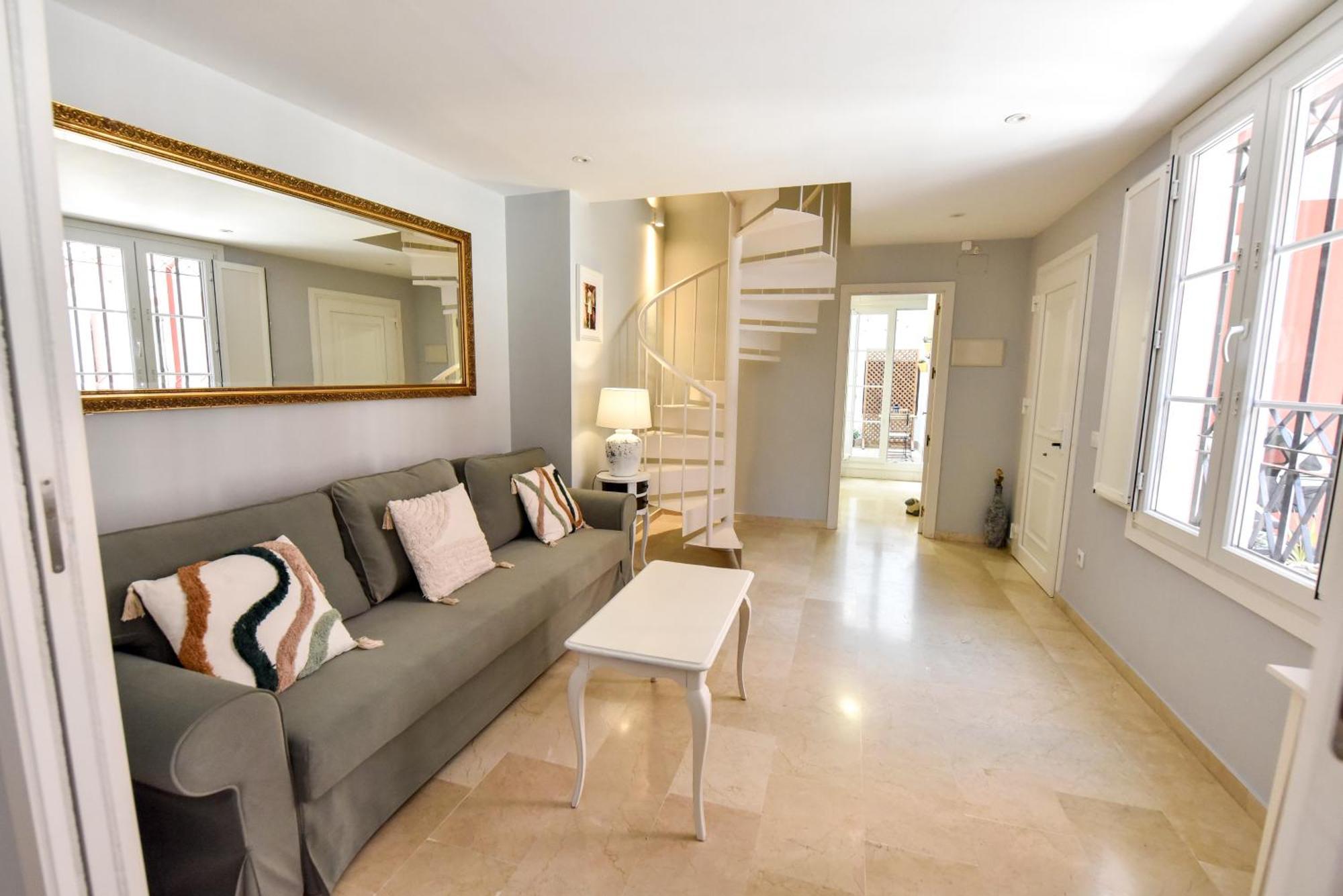New! Exclusive Duplex Design - Parking & Pool Sevilla